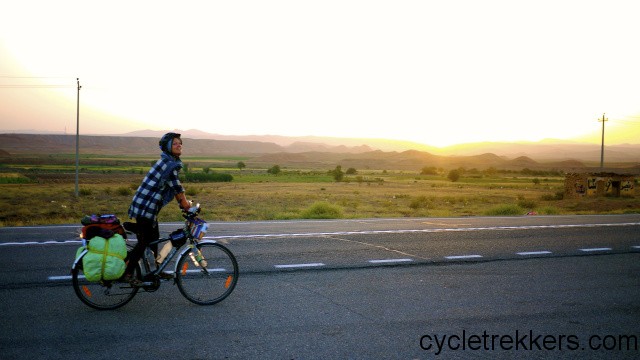 Discovering Iran by bicycle