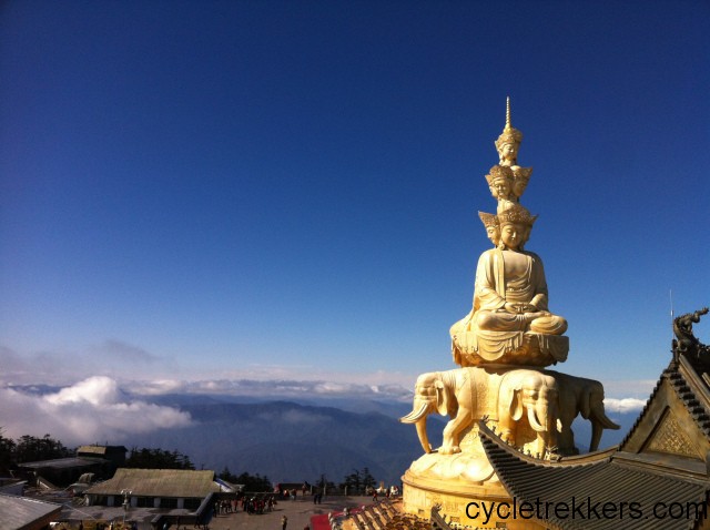 transition from cyclist to backpacker, The summit at Emei Shan National Park